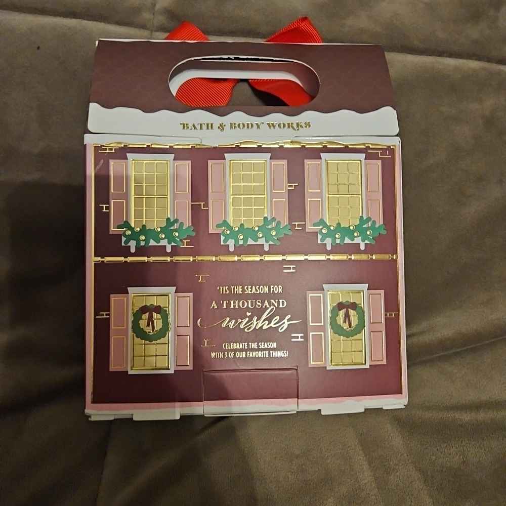Bath & Body Works White Gift Box A Thousand Wishes